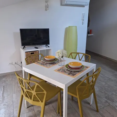公寓 Casa Leosini *
